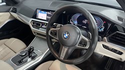 2020 (20) BMW 3 SERIES 330e M Sport 4dr Auto 5631214