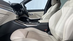2020 (20) BMW 3 SERIES 330e M Sport 4dr Auto 5631244