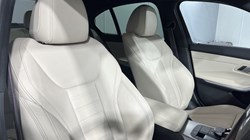 2020 (20) BMW 3 SERIES 330e M Sport 4dr Auto 5631219