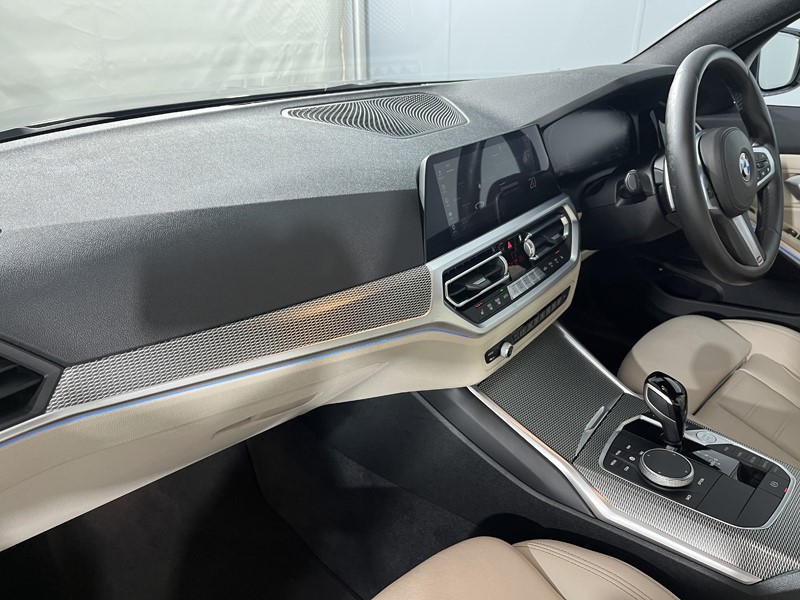 2020 (20) BMW 3 SERIES 330e M Sport 4dr Auto 5631215