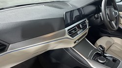 2020 (20) BMW 3 SERIES 330e M Sport 4dr Auto 5631215