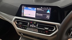 2020 (20) BMW 3 SERIES 330e M Sport 4dr Auto 5631216