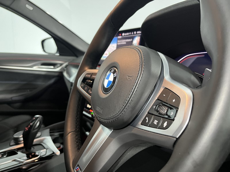 2022 (72) BMW 5 SERIES 520d MHT M Sport 5dr Step Auto 5658495