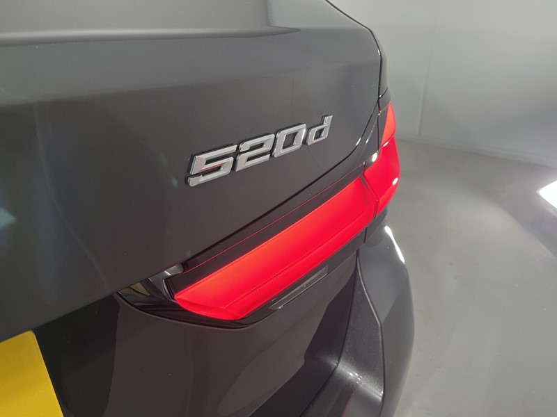 2022 (72) BMW 5 SERIES 520d MHT M Sport 5dr Step Auto 5658518