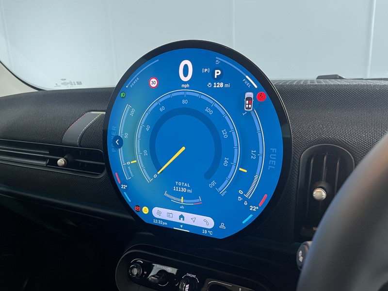 2025 (75) MINI COOPER 1.5 C Classic 3dr Auto 5631497