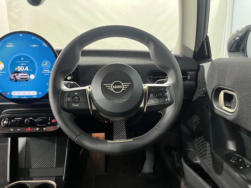 2025 (75) MINI COOPER 1.5 C Classic 3dr Auto 5631493