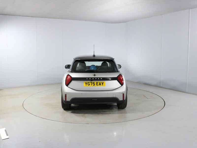 2025 (75) MINI COOPER 1.5 C Classic 3dr Auto 5631503