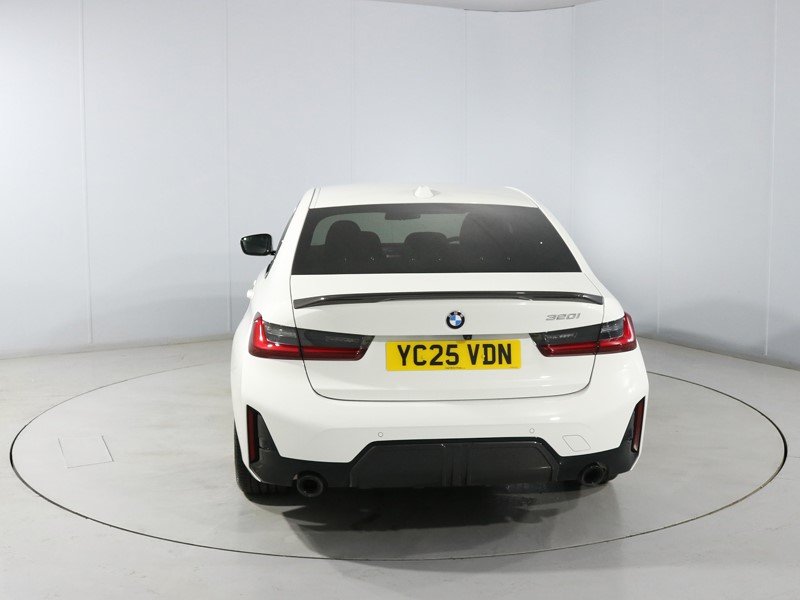 2025 (25) BMW 3 SERIES 320i M Sport 4dr Step Auto 5671238