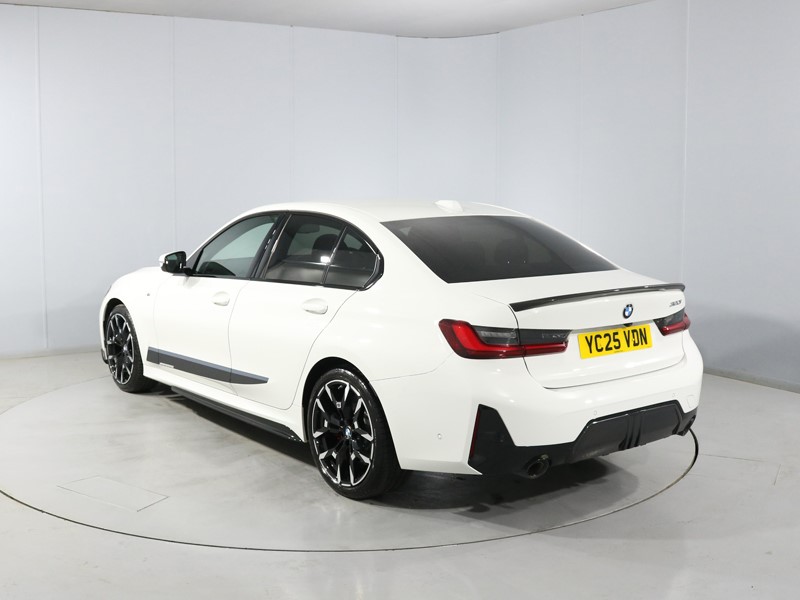 2025 (25) BMW 3 SERIES 320i M Sport 4dr Step Auto 1