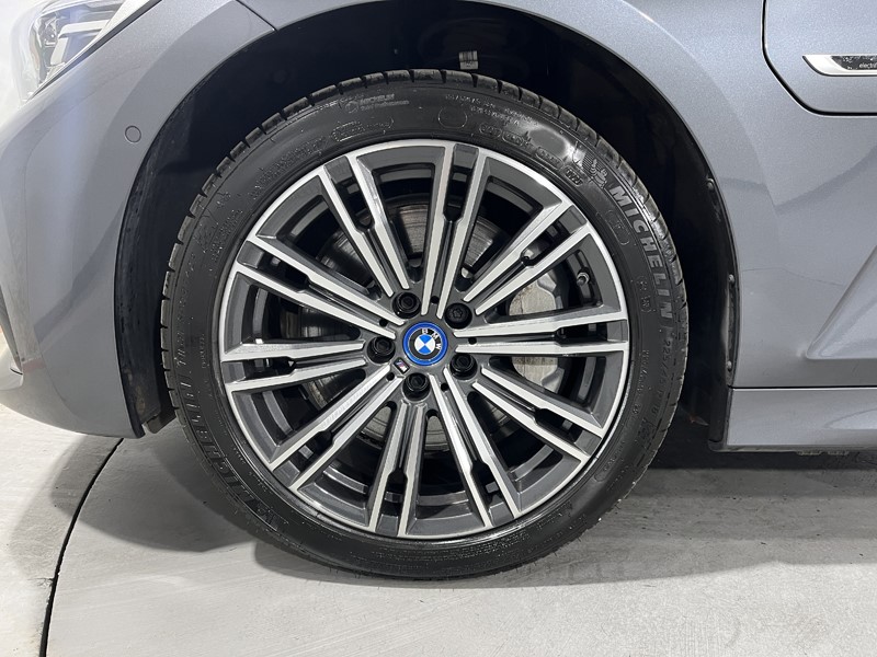2022 (22) BMW 3 SERIES 330e M Sport 4dr Step Auto 5696191