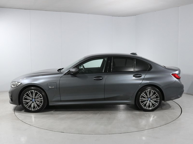 2022 (22) BMW 3 SERIES 330e M Sport 4dr Step Auto 5696221