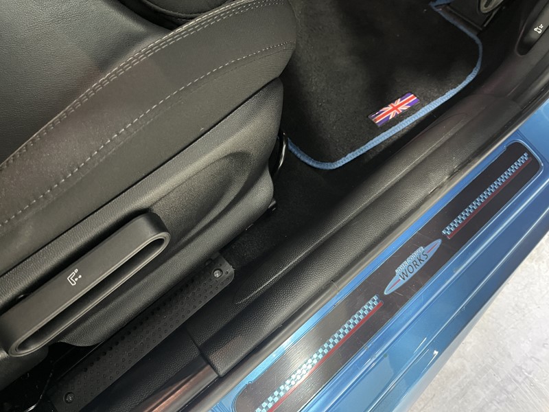 2019 (19) MINI HATCHBACK 2.0 Cooper S Sport II 5dr Auto 5696104