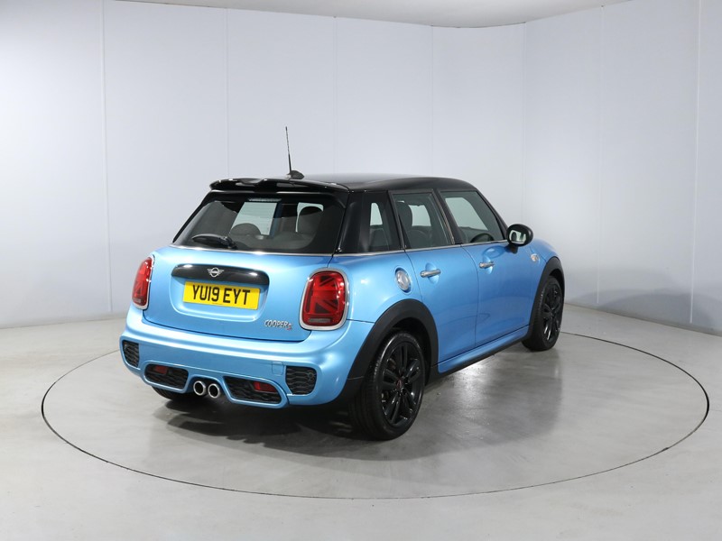 2019 (19) MINI HATCHBACK 2.0 Cooper S Sport II 5dr Auto 5696128