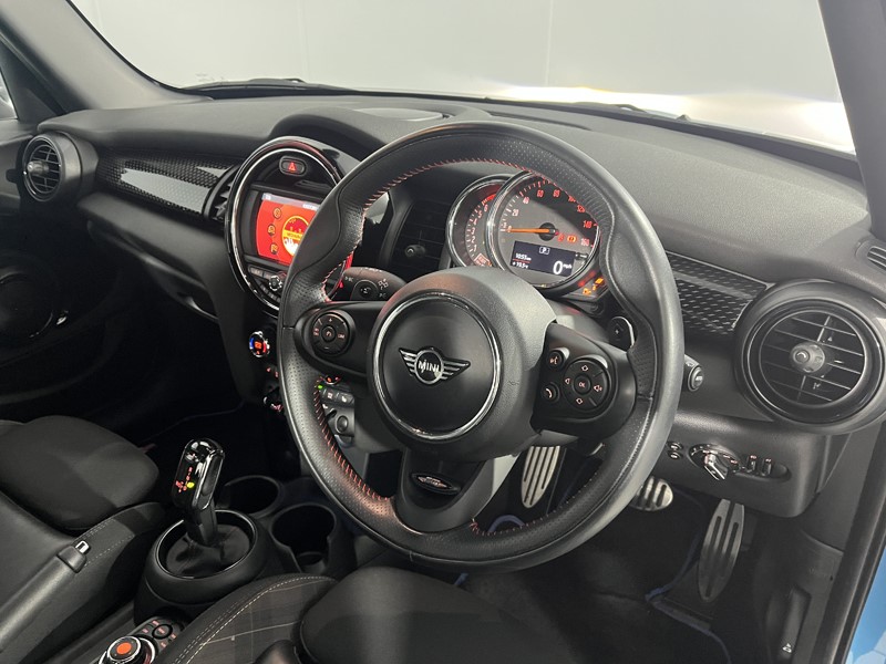 2019 (19) MINI HATCHBACK 2.0 Cooper S Sport II 5dr Auto 5696091