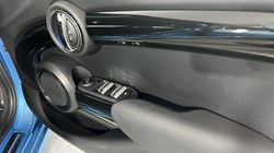 2019 (19) MINI HATCHBACK 2.0 Cooper S Sport II 5dr Auto 5696105