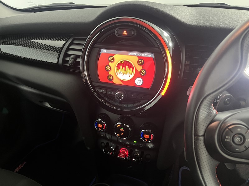 2019 (19) MINI HATCHBACK 2.0 Cooper S Sport II 5dr Auto 5696093