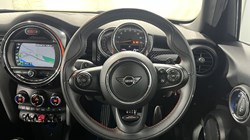2019 (19) MINI HATCHBACK 2.0 Cooper S Sport II 5dr Auto 5696090