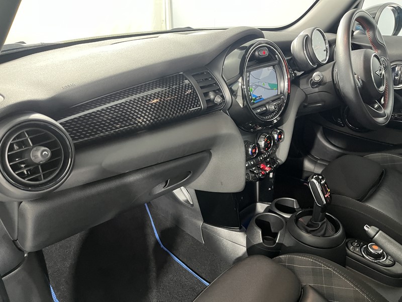 2019 (19) MINI HATCHBACK 2.0 Cooper S Sport II 5dr Auto 5696092