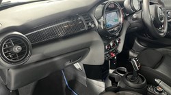 2019 (19) MINI HATCHBACK 2.0 Cooper S Sport II 5dr Auto 5696092