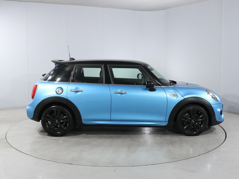2019 (19) MINI HATCHBACK 2.0 Cooper S Sport II 5dr Auto 5696088