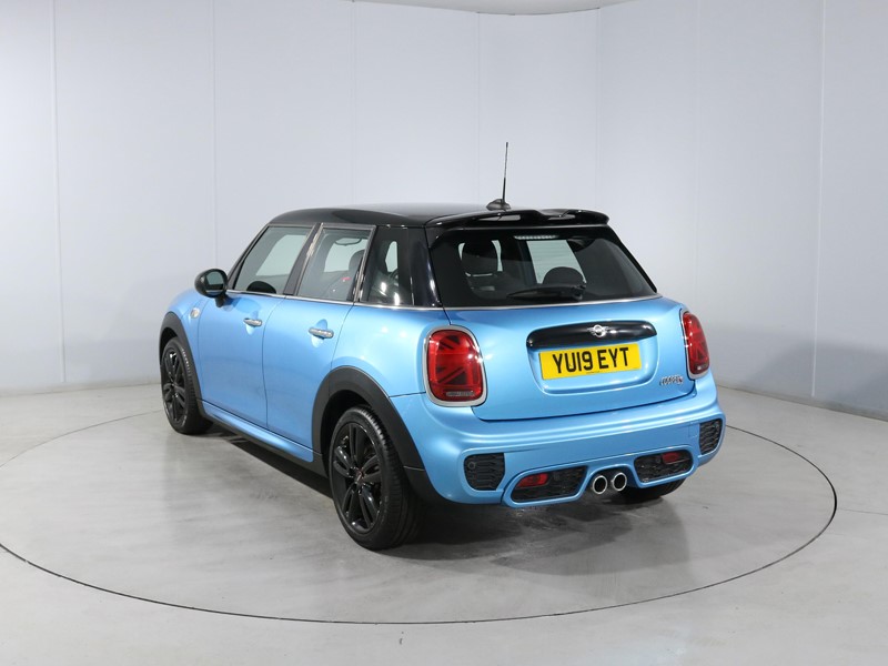 2019 (19) MINI HATCHBACK 2.0 Cooper S Sport II 5dr Auto 5696087