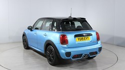 2019 (19) MINI HATCHBACK 2.0 Cooper S Sport II 5dr Auto 5696087