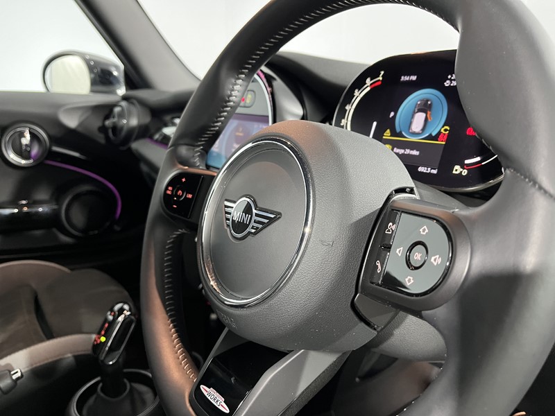 2023 (72) MINI HATCHBACK 1.5 Cooper Sport 3dr Auto 5675845