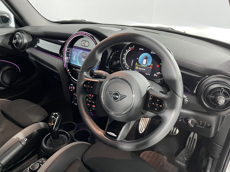 2023 (72) MINI HATCHBACK 1.5 Cooper Sport 3dr Auto 5675830