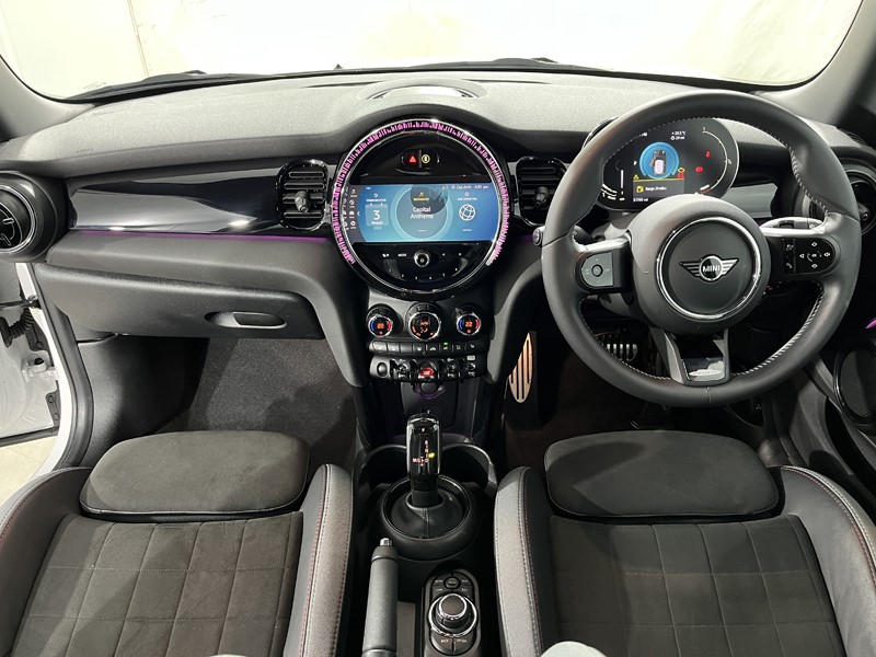 2023 (72) MINI HATCHBACK 1.5 Cooper Sport 3dr Auto 5675828