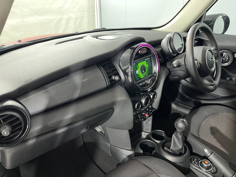 2019 (69) MINI HATCHBACK 1.5 Cooper Classic II 5dr 5666622