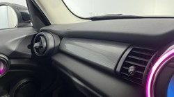2019 (69) MINI HATCHBACK 1.5 Cooper Classic II 5dr 5666641