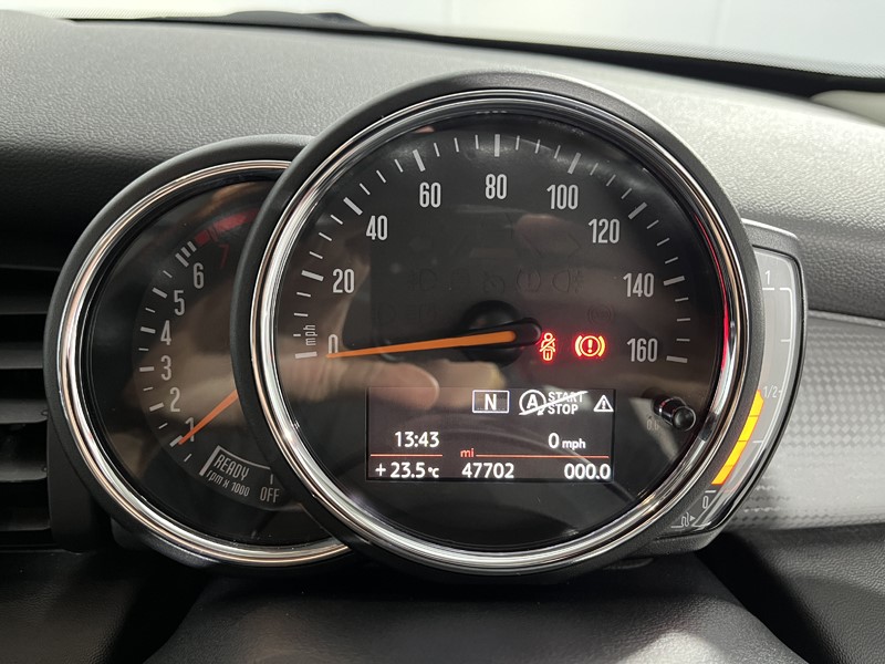 2019 (69) MINI HATCHBACK 1.5 Cooper Classic II 5dr 5666624