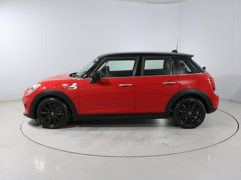 2019 (69) MINI HATCHBACK 1.5 Cooper Classic II 5dr 5666656