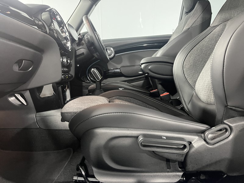 2023 (23) MINI HATCHBACK 135kW Cooper S Level 2 33kWh 3dr Auto 5663482