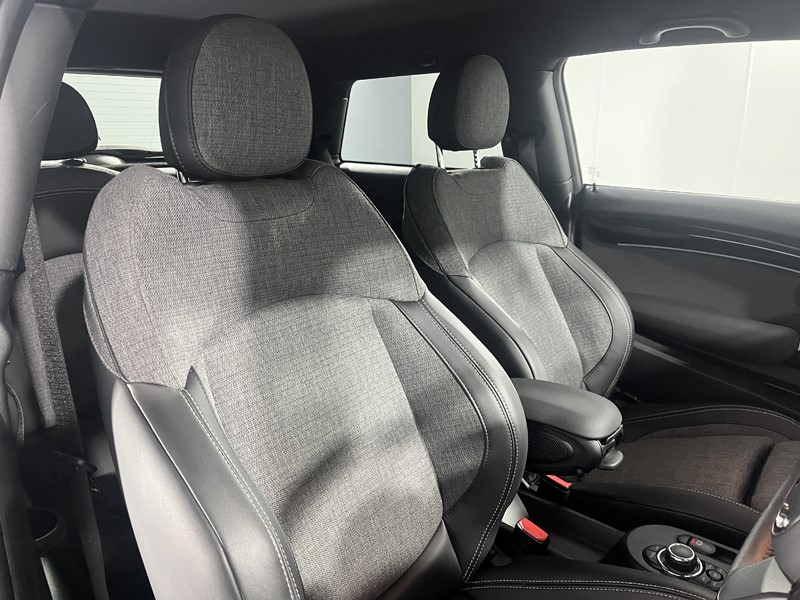 2023 (23) MINI HATCHBACK 135kW Cooper S Level 2 33kWh 3dr Auto 5663459