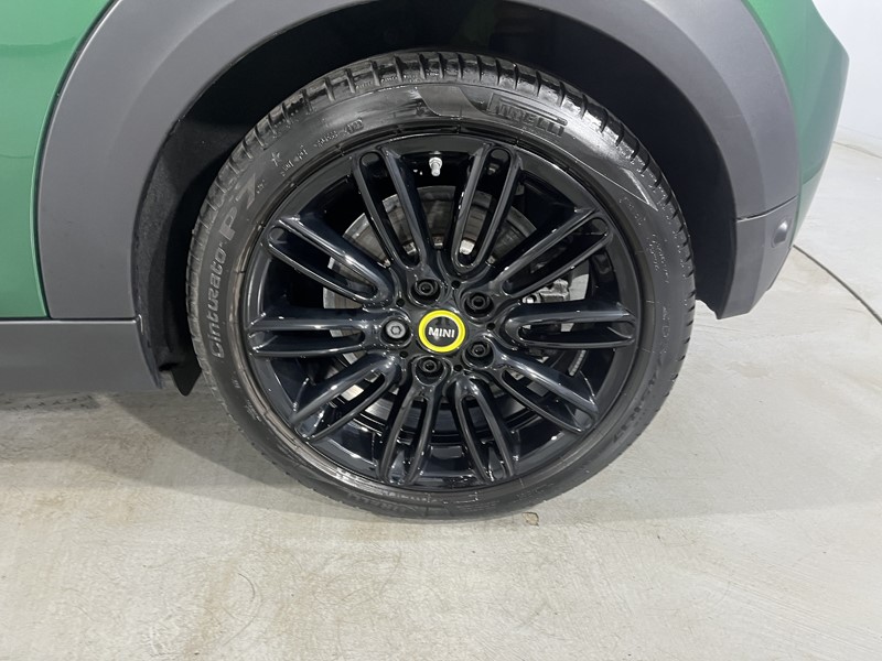 2023 (23) MINI HATCHBACK 135kW Cooper S Level 2 33kWh 3dr Auto 5663462