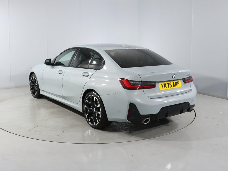 2026 (75) BMW 3 SERIES 320i M Sport 4dr Step Auto 5690822