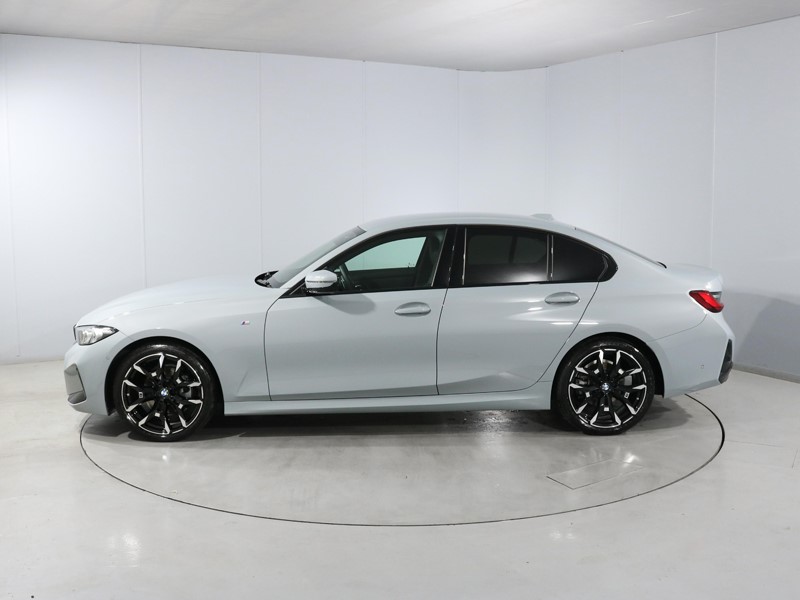 2026 (75) BMW 3 SERIES 320i M Sport 4dr Step Auto 5690868