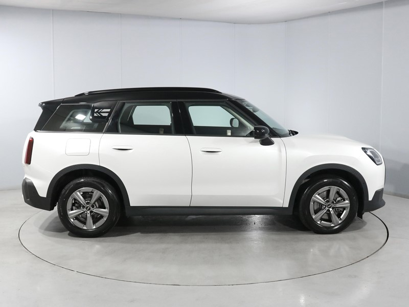 2025 (75) MINI COUNTRYMAN 1.5 C Classic 5dr Auto 5704960
