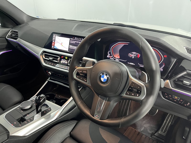 2021 (21) BMW 3 SERIES 320d MHT M Sport 4dr Step Auto 5710116
