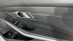 2021 (21) BMW 3 SERIES 320d MHT M Sport 4dr Step Auto 5710130