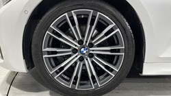 2021 (21) BMW 3 SERIES 320d MHT M Sport 4dr Step Auto 5710124