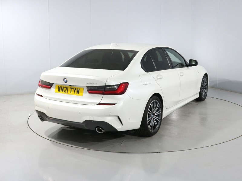 2021 (21) BMW 3 SERIES 320d MHT M Sport 4dr Step Auto 5710158