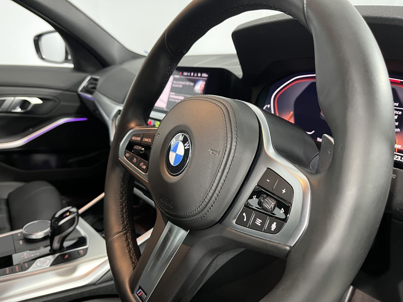 2021 (21) BMW 3 SERIES 320d MHT M Sport 4dr Step Auto 5710132