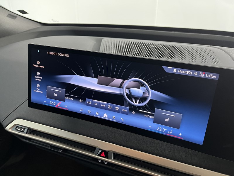2024 (24) BMW iX 240kW xDrive40 M Sport 76.6kWh 5dr Auto 5701397