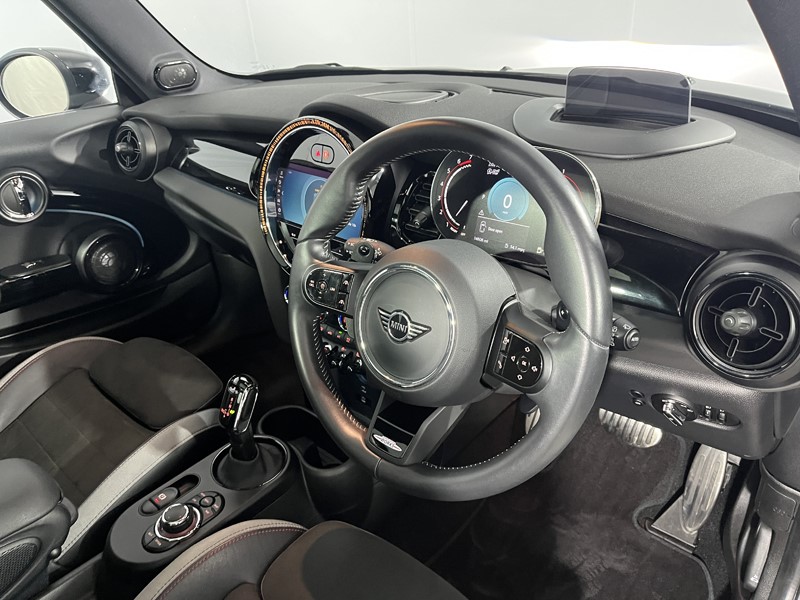 2024 (73) MINI HATCHBACK 2.0 John Cooper Works Premium Plus 3dr Auto 5692833