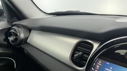 2022 (72) MINI HATCHBACK 1.5 Cooper Exclusive 5dr Auto 5732036