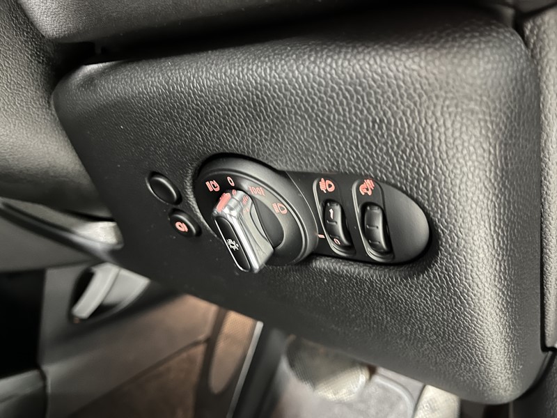 2022 (72) MINI HATCHBACK 1.5 Cooper Exclusive 5dr Auto 5732031
