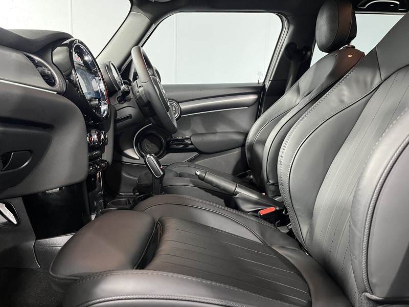 2022 (72) MINI HATCHBACK 1.5 Cooper Exclusive 5dr Auto 5732046