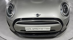 2022 (72) MINI HATCHBACK 1.5 Cooper Exclusive 5dr Auto 5732051